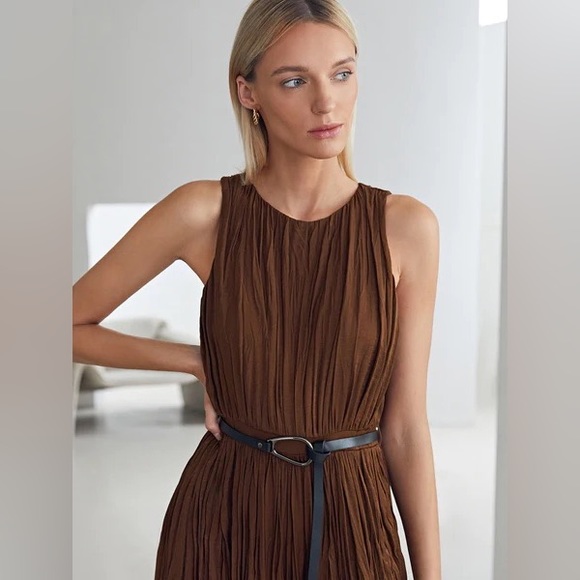 PLEATED BALLOON LEG JUMPSUIT - Picture 12 of 12